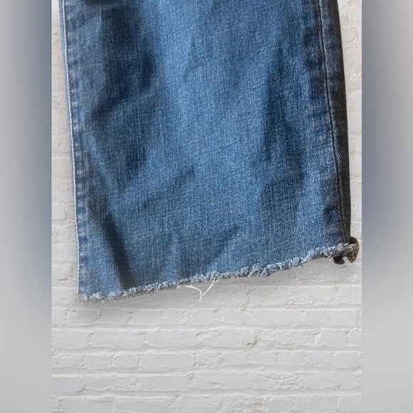 Joe's Jeans High Rise Wide Leg Raw Hem Blue Denim Distressed Belenos Wash Sz 26 - Picture 6 of 8